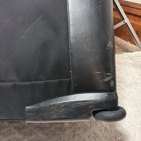 Victorinox Mobilizer Black Ballistic 25" Wheeled Deluxe Garment Bag Luggage - Picture 11 of 16